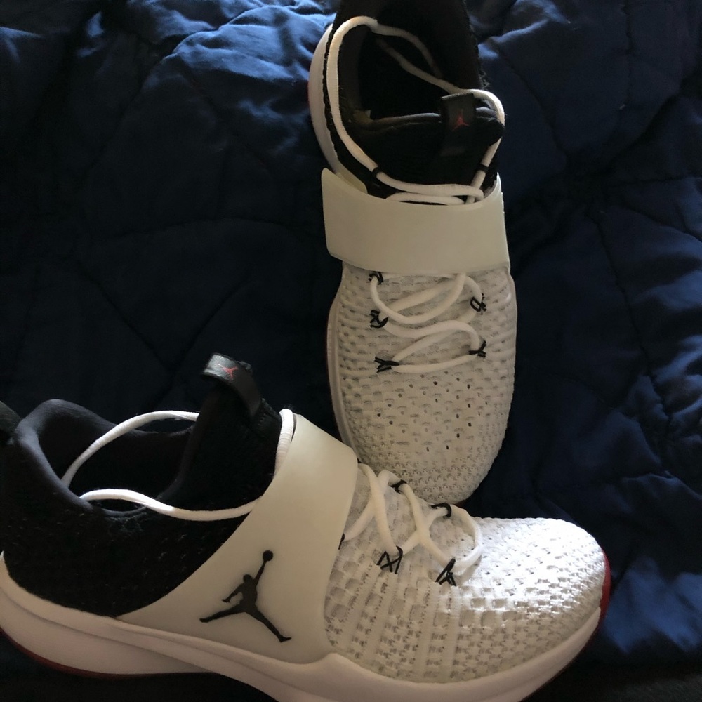Jordan trainer two flynit